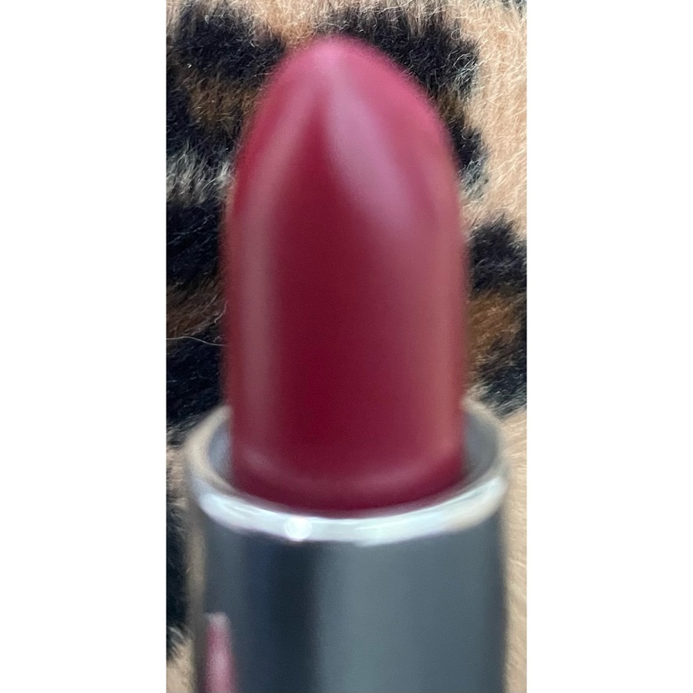 Limited Edition M.A.C Cosmetics Sip Happens Matte Lipstick - Picture 8 of 9